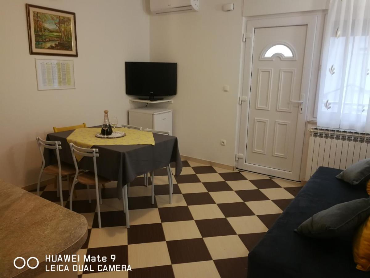 Angelina Apartman Kaštela Exteriör bild